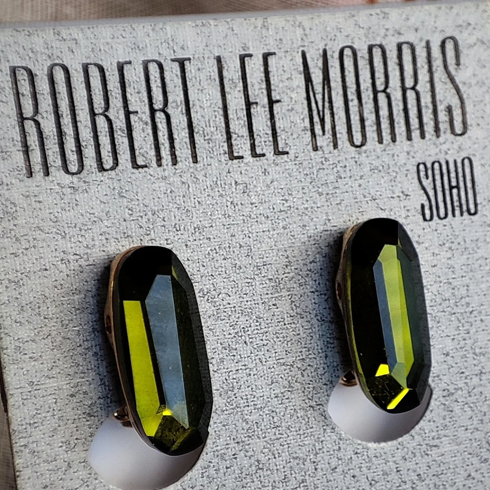 Robert Lee Morris Olive Green Faceted Crystal Vintage Clip Earrings Gold Tone - Picture 2 of 5